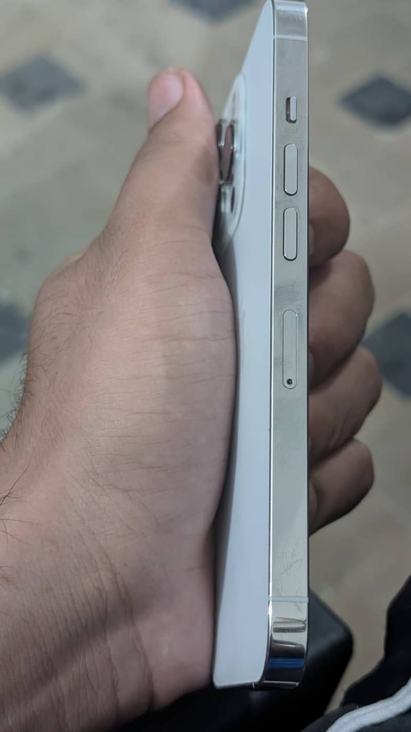 Apple iPhone 13 Pro 3
