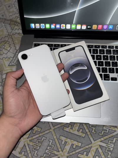 Apple iPhone 16e