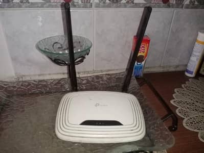 TP-LINK ROUTER FULLY WORKING CONDITION WITH INTERNET CABLE
