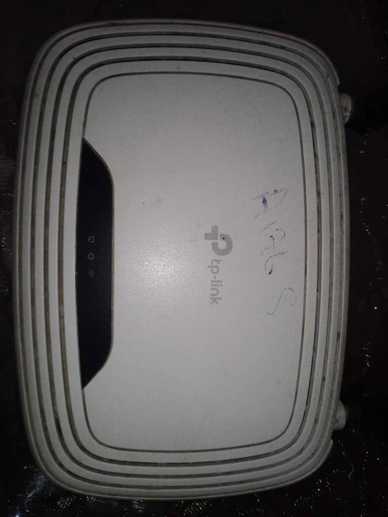 TP-LINK ROUTER FULLY WORKING CONDITION WITH INTERNET CABLE 1