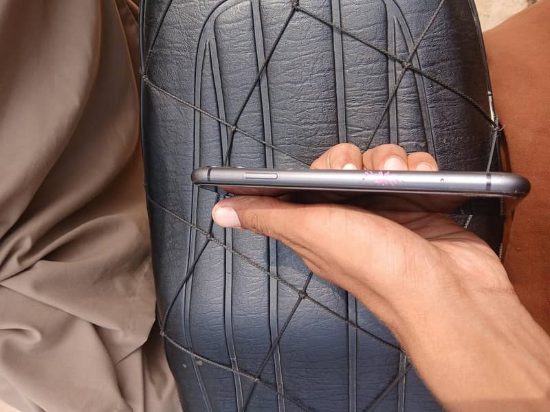 Apple iPhone 11 3