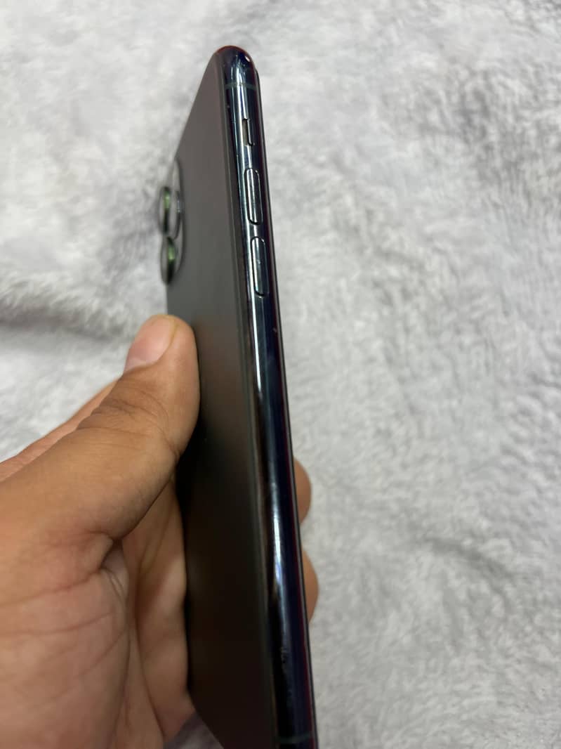 Apple iPhone 11 Pro 1