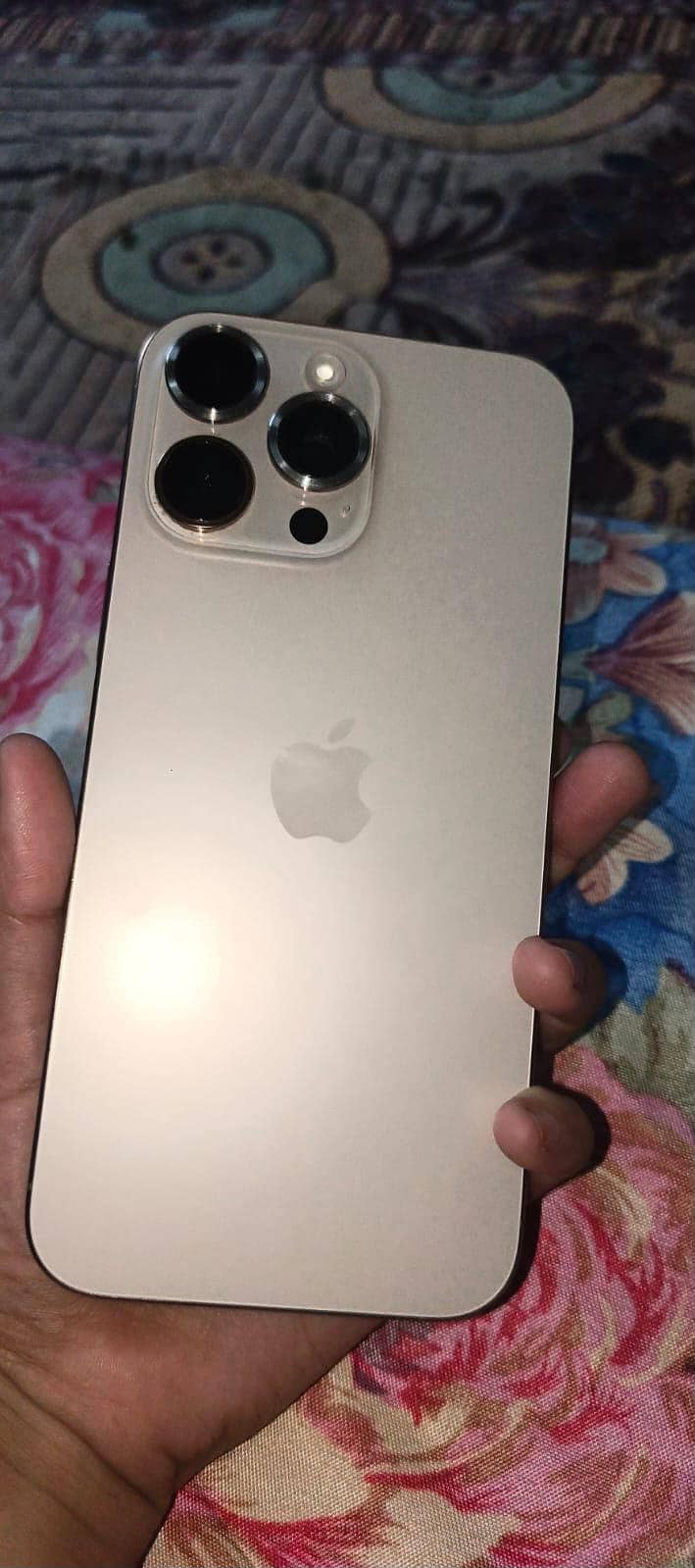 Apple iPhone 16 Pro Max 0