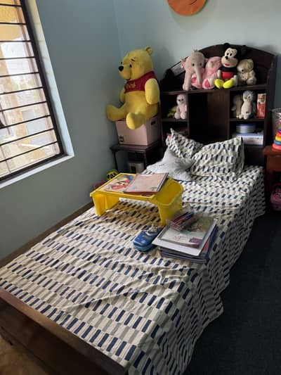 Single bed without mattress