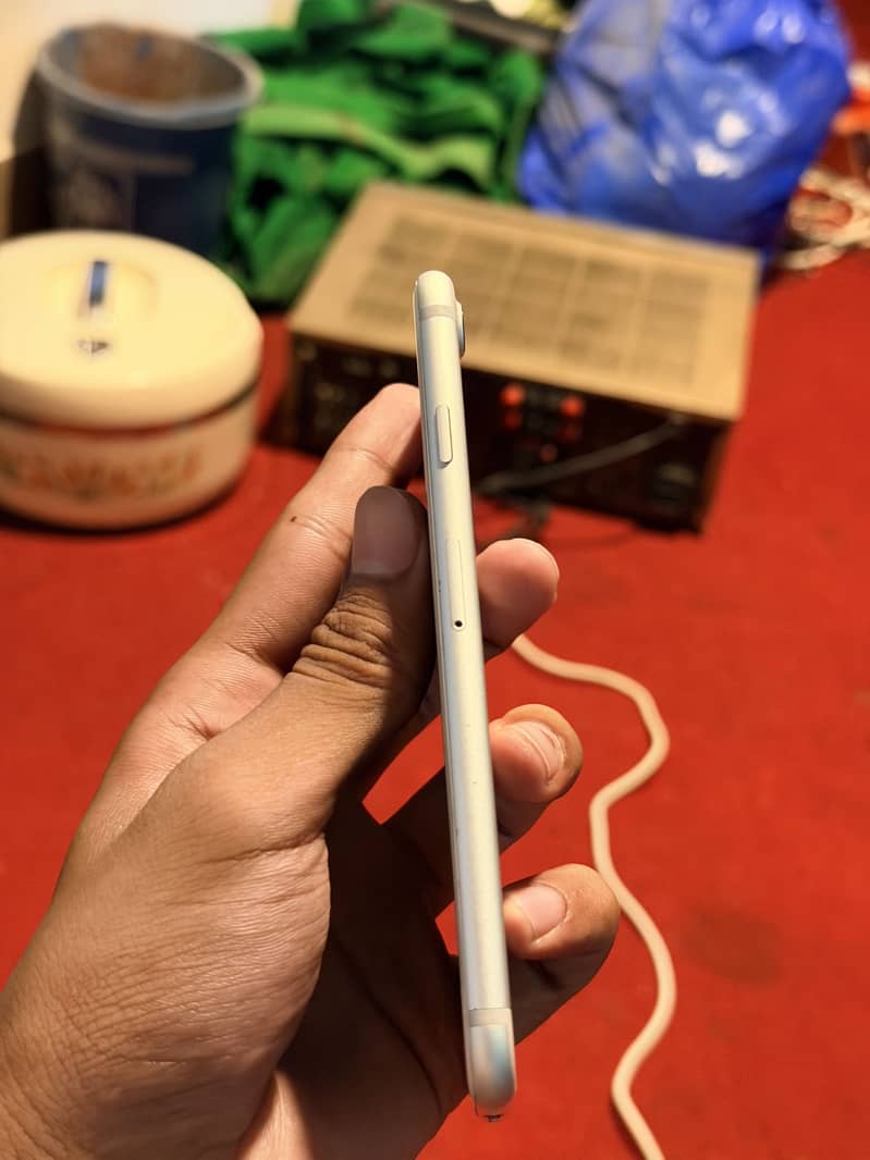 Apple iPhone 7 1