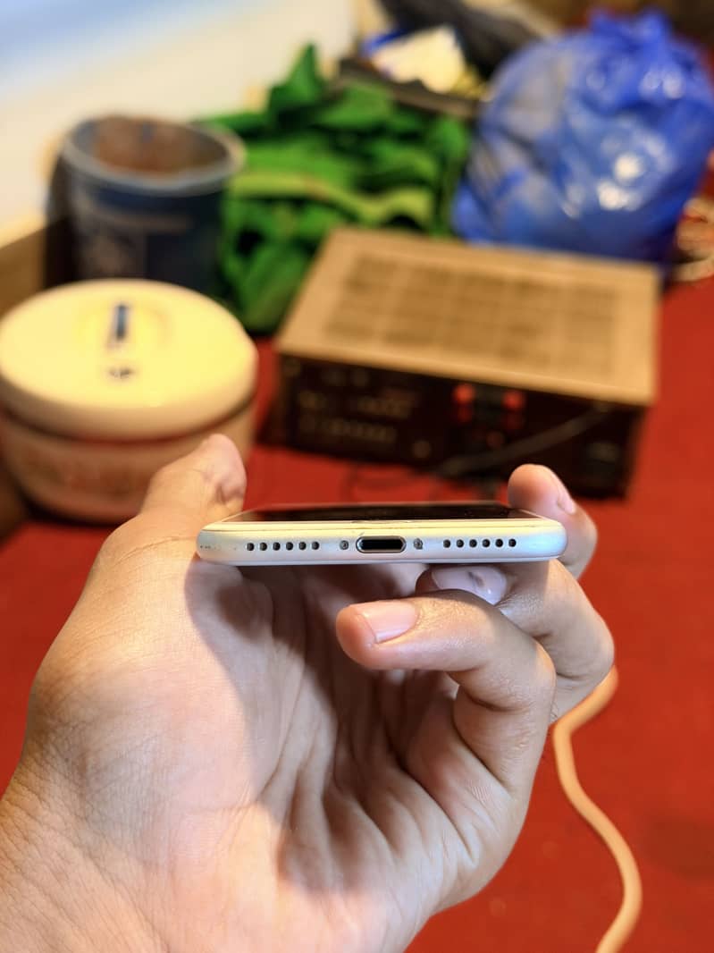 Apple iPhone 7 3