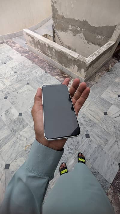 Apple iPhone 16e