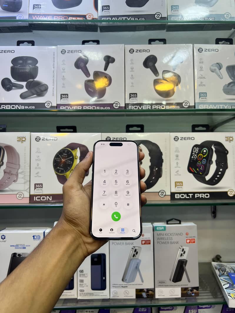Apple iPhone 15 Pro 4
