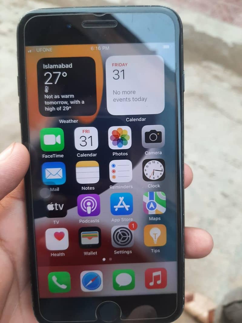 Apple iPhone 7 Plus 0