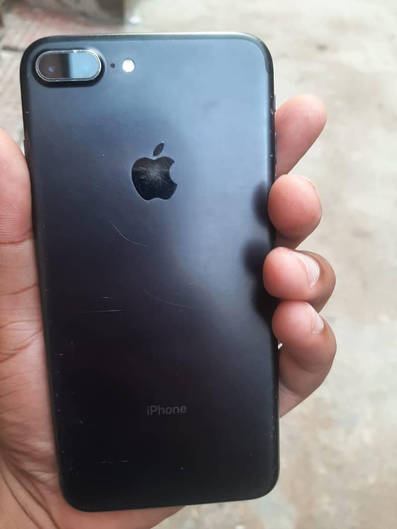Apple iPhone 7 Plus 1