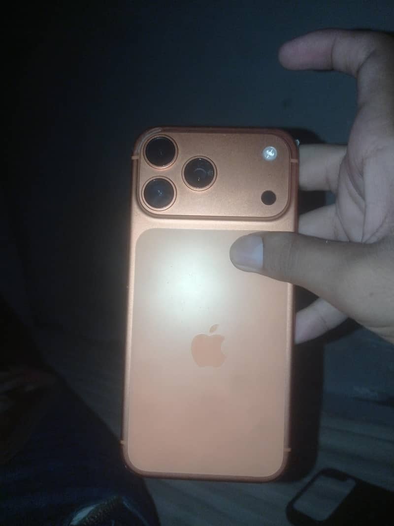 Apple iPhone 17 Pro Max 1