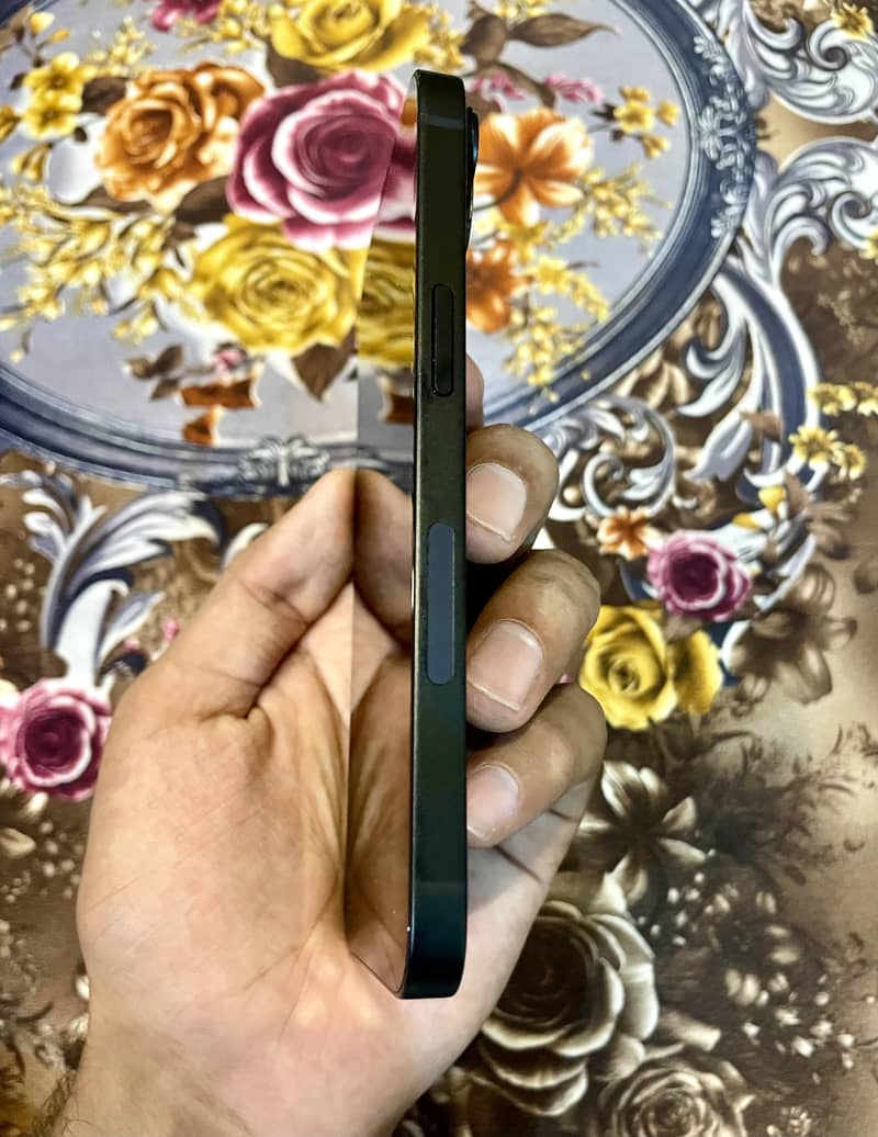 Apple iPhone 14 2