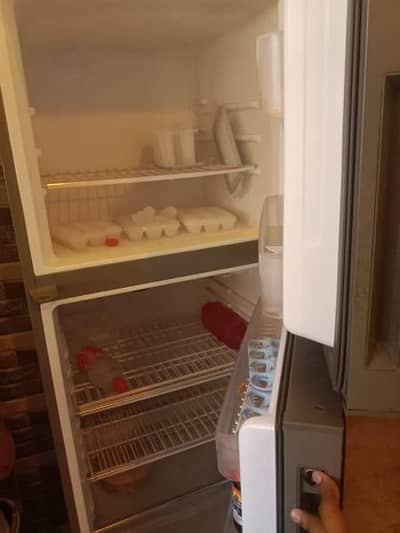 Haier  Refrigerator medium size double door fridge 0326/6773/255
