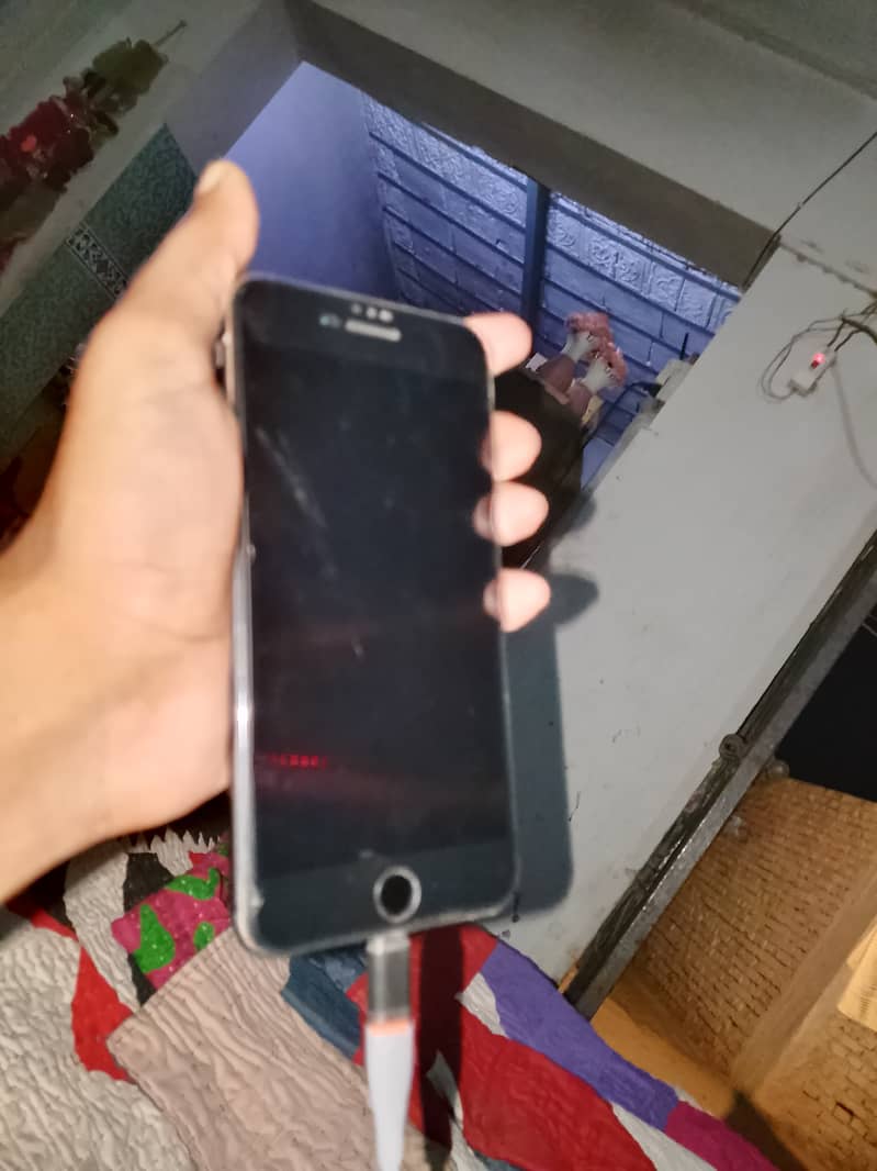 Apple iPhone 8 Plus 1