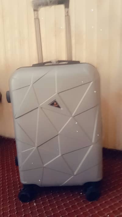 Title:High-Quality Travel Suitcase for Sale   PKR 4,500 (Negotiable)