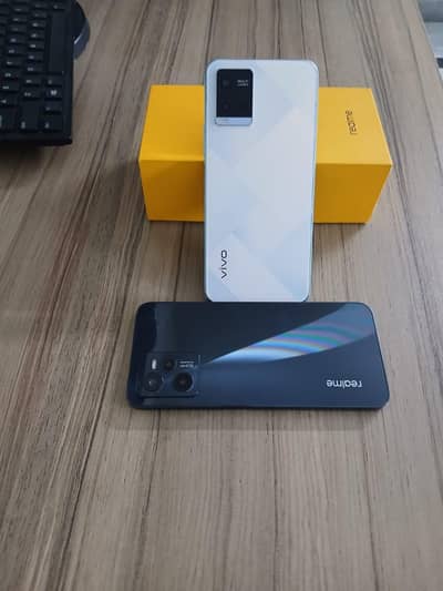 Vivo y21 Realme C35