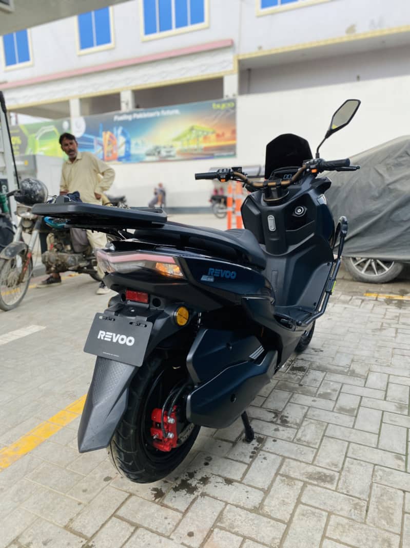 REVOO E52 3