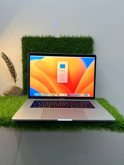 apple MacBook pro 2017/1 TB ssd  16 gb ram