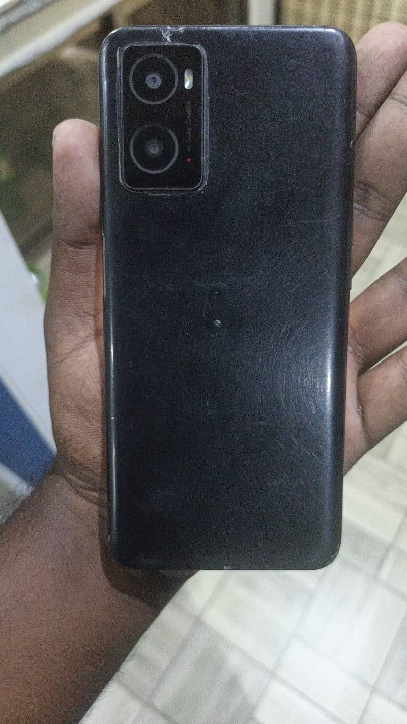 OPPO A76 1