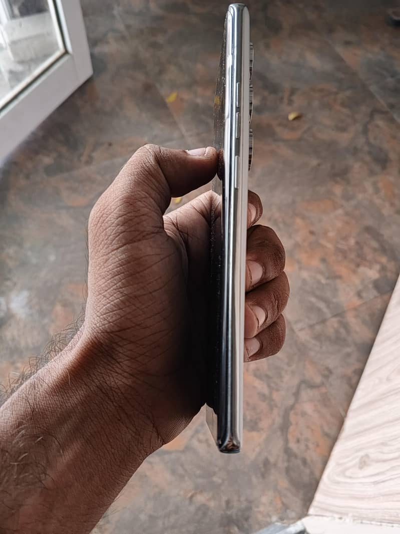 Tecno CAMON 40 Pro 0