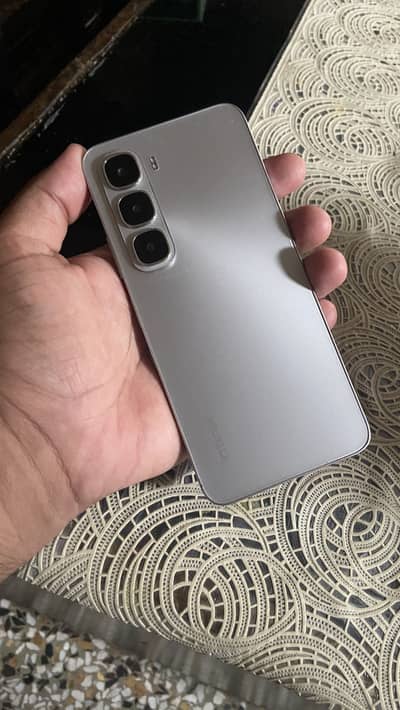 Infinix Hot 60 i