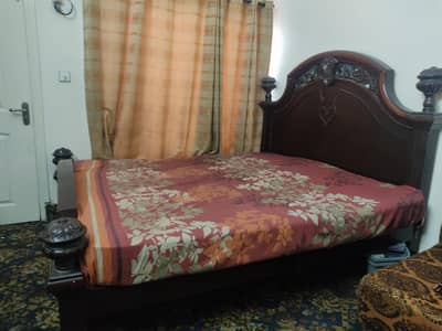 Wooden King size Bed, Beautiful Handi Style, with Dressing Table