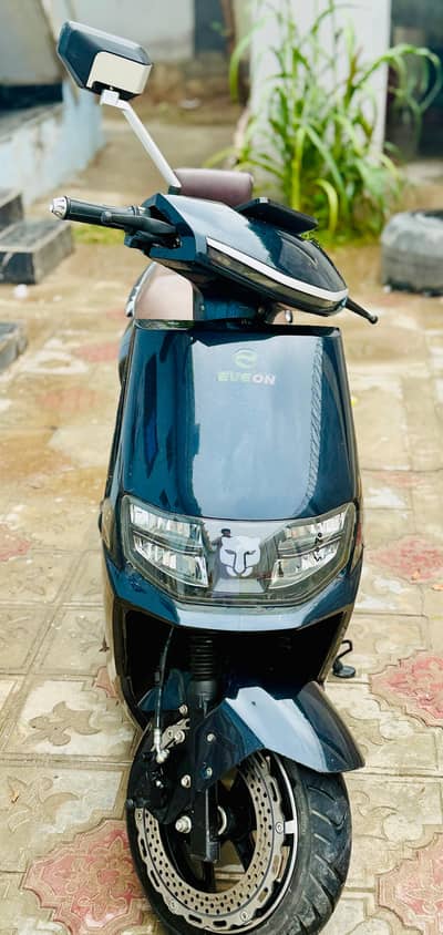 scooty in best condition range:120km speed:60km/h