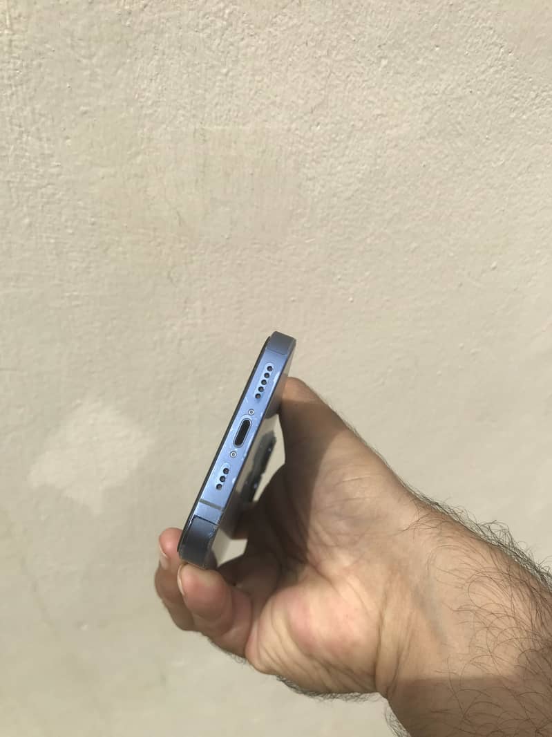 Apple iPhone 13 Pro 2