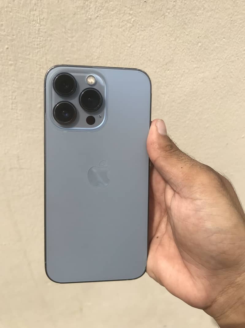 Apple iPhone 13 Pro 4