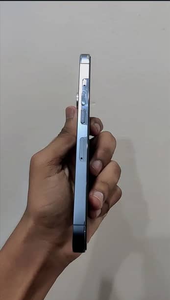Apple iPhone 13 Pro 1