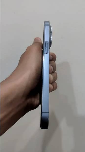 Apple iPhone 13 Pro 2