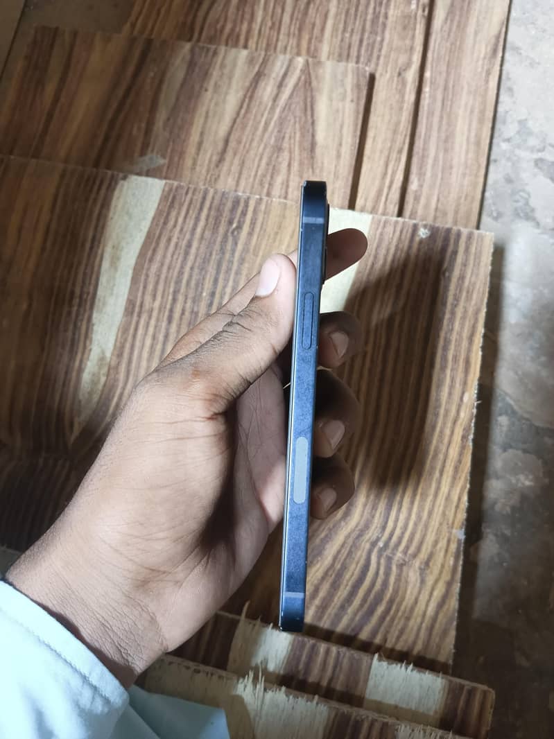 Apple iPhone 12 2