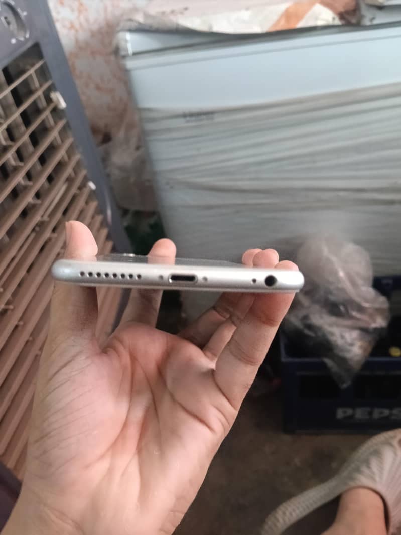 Apple iPhone 6 Plus 3