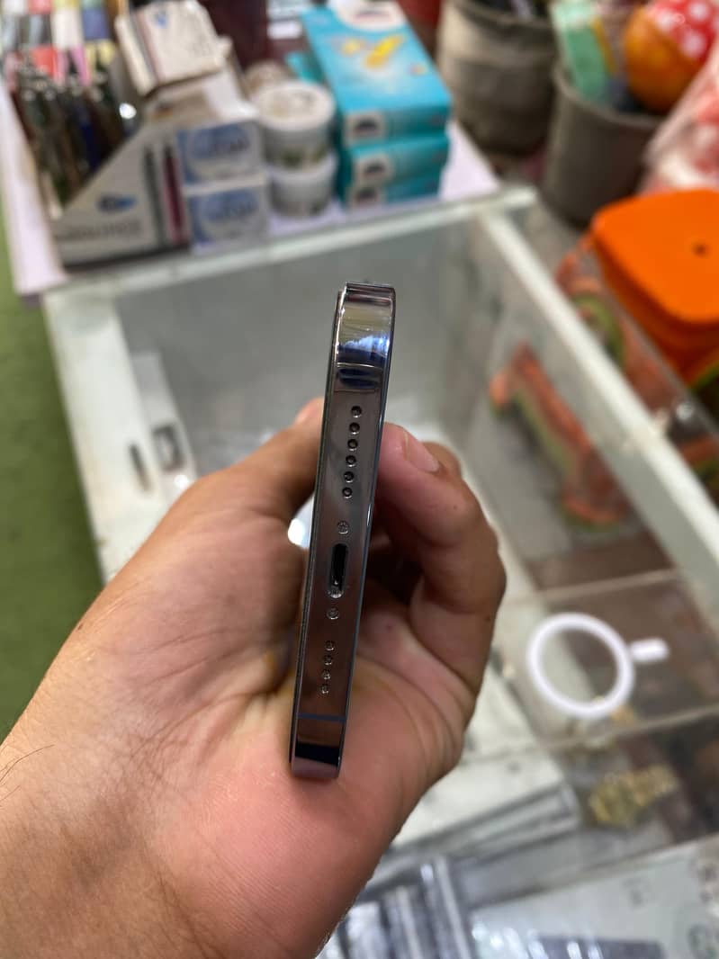 Apple iPhone 13 Pro 0