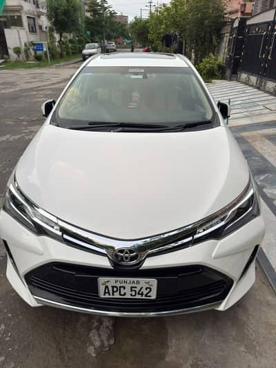Toyota Altis Grande 1.8 beige interior 2023