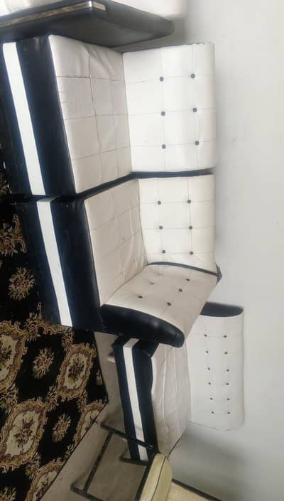 single seater leather sofa 18 PCs