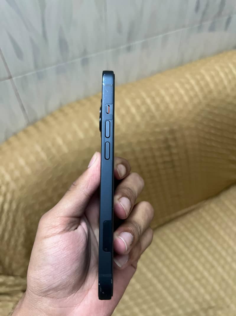 Apple iPhone 13 3