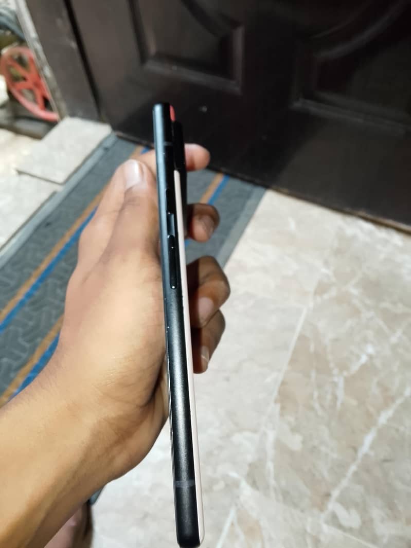 Google Pixel 6 4
