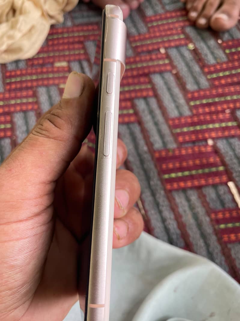 Google Pixel 8 3