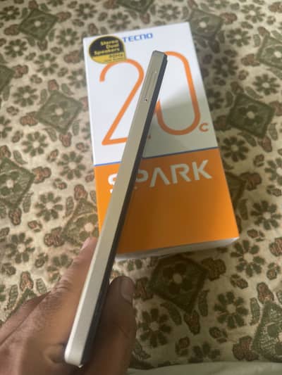 Tecno spark 20c