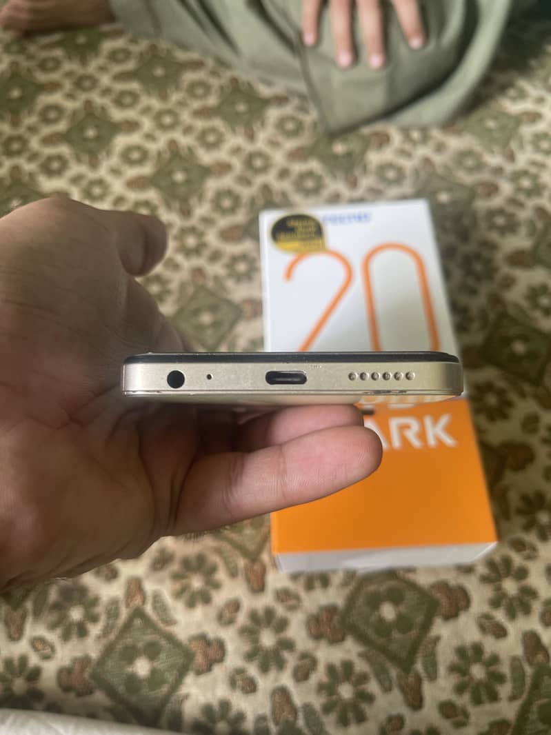 Tecno spark 20c 1