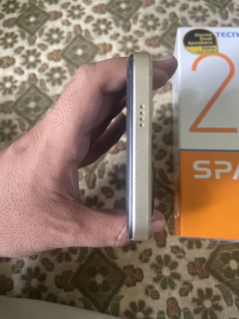 Tecno spark 20c 5