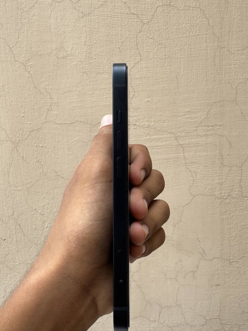 Apple iPhone 13 1