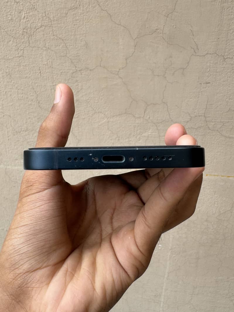 Apple iPhone 13 2