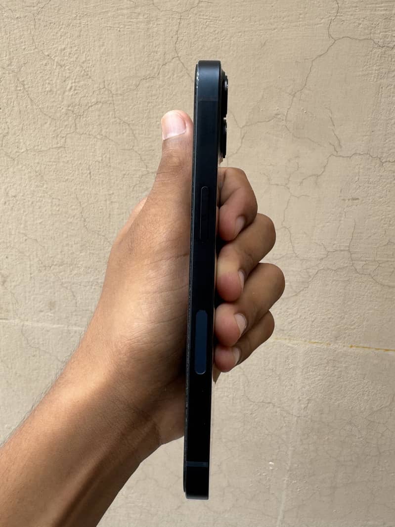 Apple iPhone 13 6