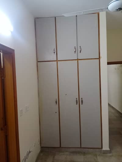 For Family 5 Marla 2nd Floor 2 Bed Attach Bath TVL Kitchen No Gas PIA Road Johar Town Block D For Ren