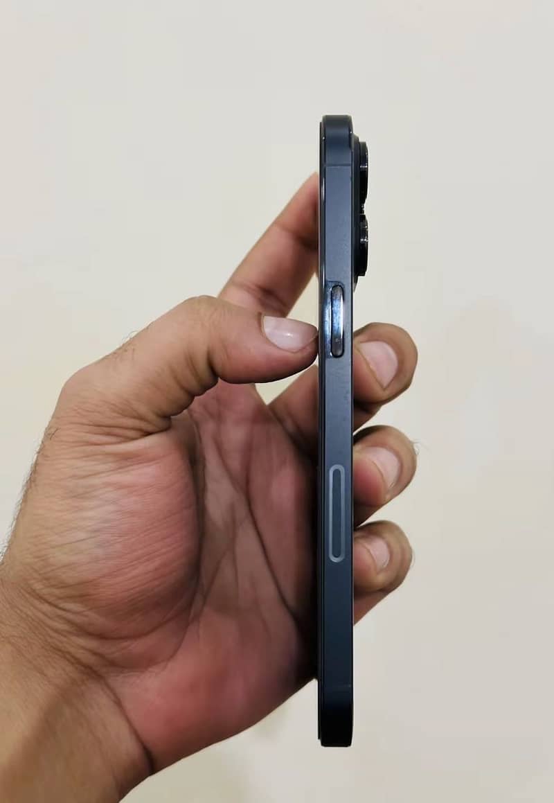 Apple iPhone 14 Pro 3