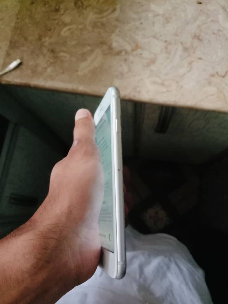 IPHONE | 8 1