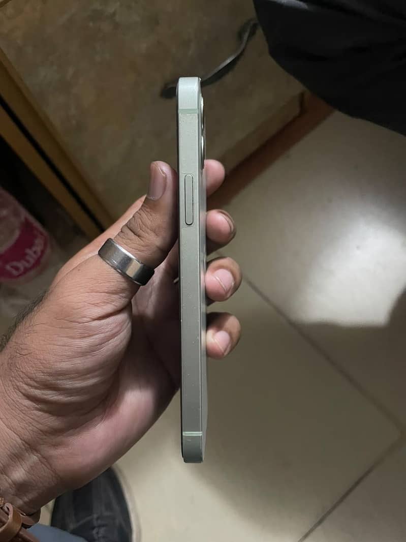 Apple iPhone 12 1