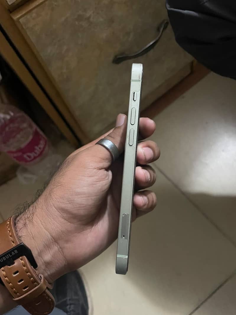 Apple iPhone 12 2